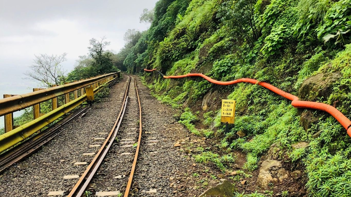 Pune To Matheran Cab